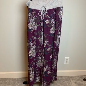 Like new floral wide leg sweatpants TBH size L